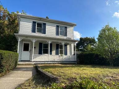 Main picture of 17 Domenick St