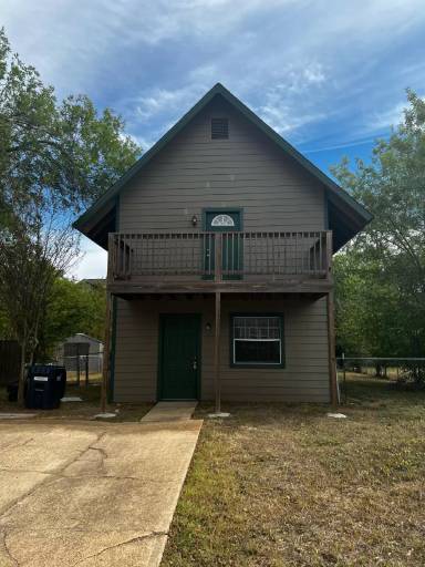 Main picture of 600 Peyton St