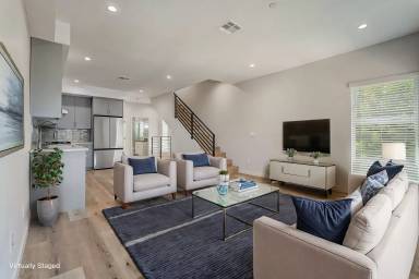 Main picture of 834 N June St
