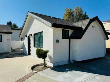 Main picture of 10913 Nestle Ave
