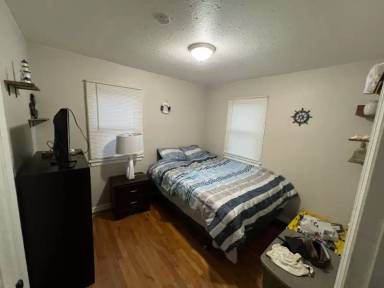 Main picture of 1918 Jamaica St