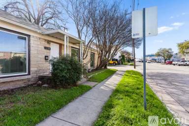 Main picture of 6950 Hillcrest Ave