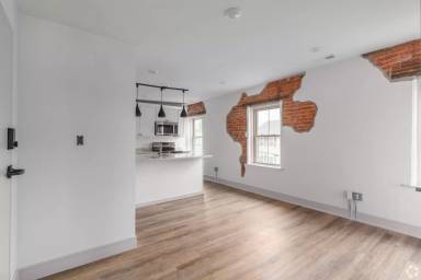 Main picture of 103 S Main St