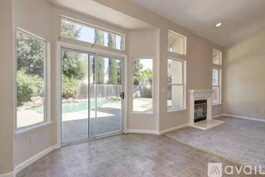 Main picture of 8727 White Peacock Way