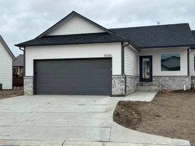 Main picture of 15684 E 21st Ct N