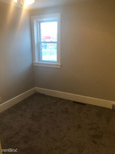 Main picture of 106 Poplar St