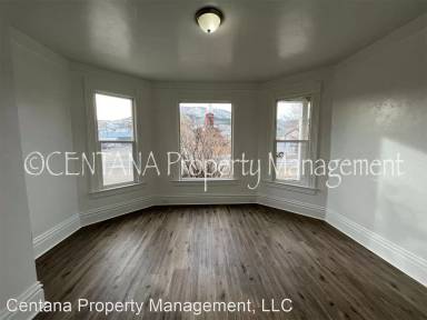Main picture of 522 E Commercial Ave