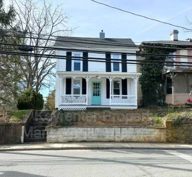 Main picture of 1214 W Beverley St