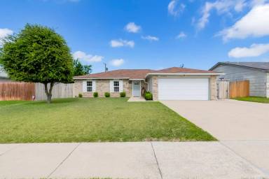 Main picture of 2307 Traverse Dr