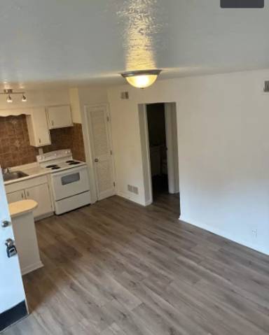Main picture of 4117 Pinecroft Dr