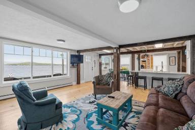 Main picture of 18 Haven Ave