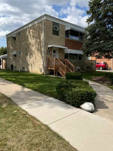 Main picture of 1018 E Oak Ave