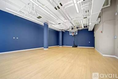 Main picture of 140 S Michigan Ave