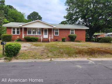 Main picture of 820 Dwain Dr
