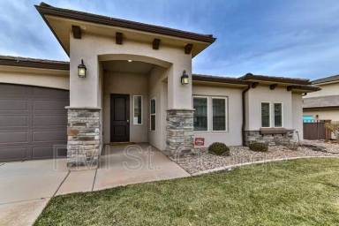 Main picture of 3731 E Shooting Star Ln