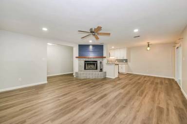 Main picture of 1139 19th St N