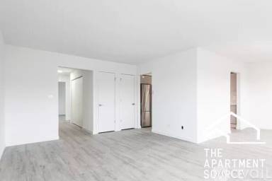 Main picture of 7621 N Sheridan Rd