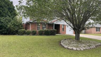 Main picture of 1475 Ben Gay Way
