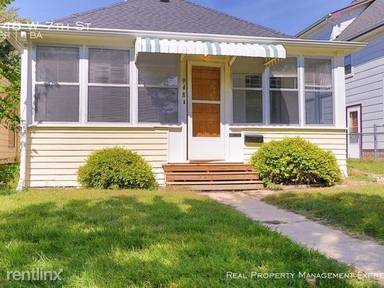 Main picture of 948 W 7th St