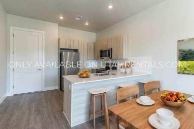 Main picture of 7555 S Main St