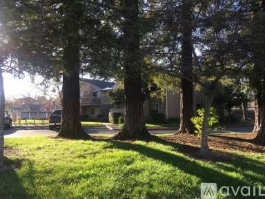 Main picture of 425 Mission Blvd