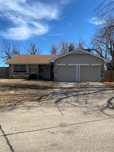 Main picture of 105 Beacon Cir