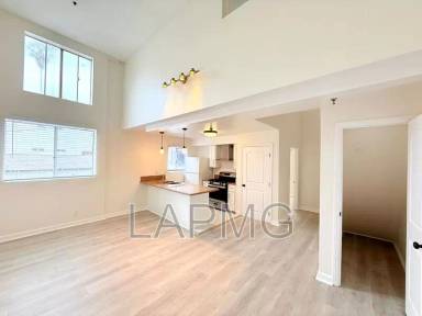 Main picture of 432 N Kingsley Dr