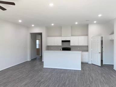 Main picture of 22410 Woodlake Rd