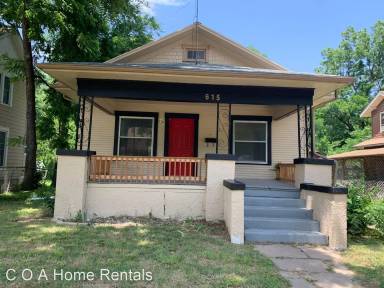 Main picture of 615 N Chautauqua Ave