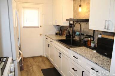 Main picture of 601 Crescent St