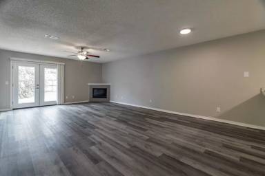 Main picture of 1549 N Boxley Ave
