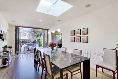 Main picture of 360 Velarde St