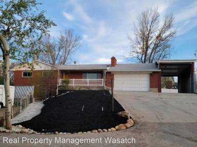 Main picture of 1706 E Creek Rd