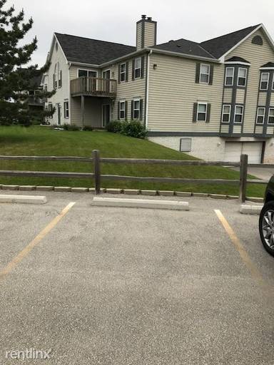 Main picture of N25W24011 River Park Dr