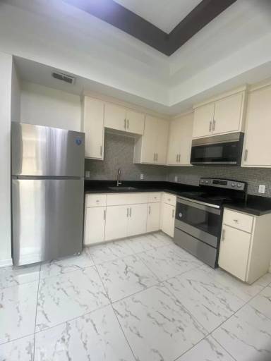 Main picture of 2702 Larkspur Ave