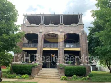 Main picture of 1827 N Talbott St