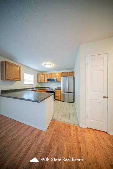 Main picture of 1604 Russian Jack Dr