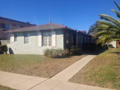 Main picture of 834 Missouri St