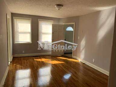 Main picture of 5528 Midwood Ave