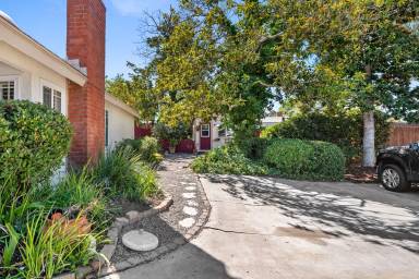 Main picture of 10735 Montego Dr