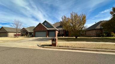 Main picture of 17412 Golden Hawk Ln