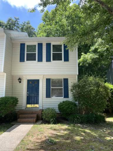 Main picture of 131 Luxon Pl