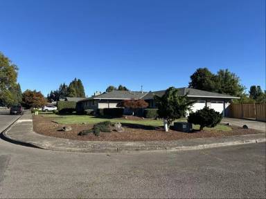 Main picture of 580 S Pershing St