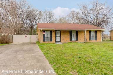 Main picture of 2909 Moorcroft Dr