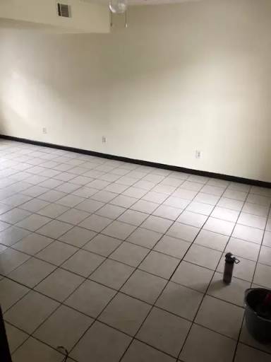 Main picture of 500 Melrose St