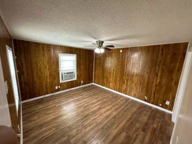 Main picture of 806 E McKinney St