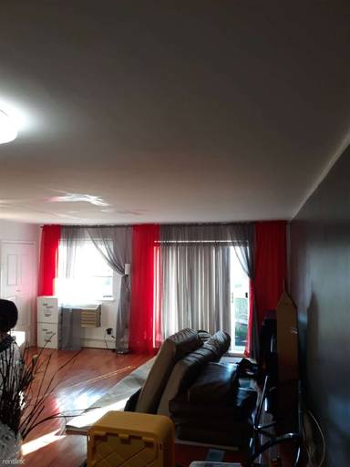 Main picture of 1523 W 8th St