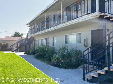 Main picture of 1322 W Valencia Dr