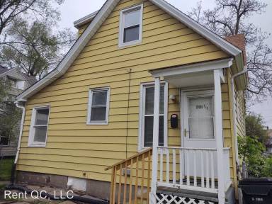 Main picture of 201 1/2 S Howell St