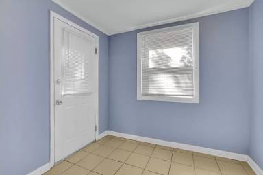 Main picture of 3960 La Salle Way SW